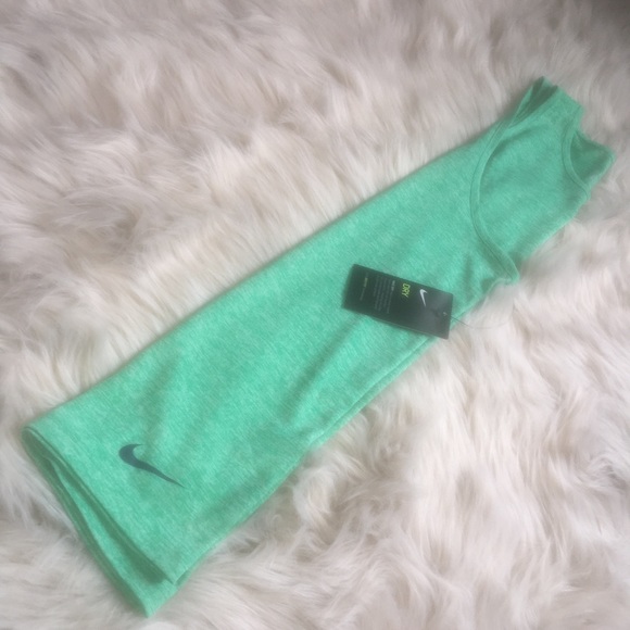 Green Nike Women’s Dry Fit Training Tank - Picture 6 of 7